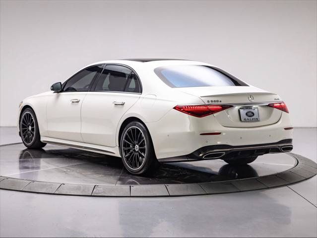 Used 2023 Mercedes-Benz S 580e 4MATIC Sedan image 3
