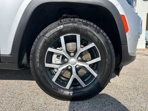 Certified 2024 Jeep Grand Cherokee L Limited w/ Luxury Tech Group II image 60