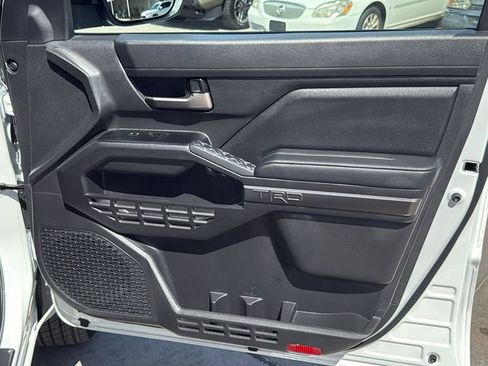 Certified 2025 Toyota Tacoma TRD Sport AWD/4WD image 32