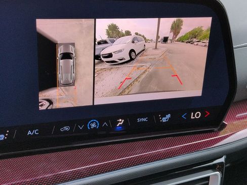 New 2026 Chevrolet Traverse Z71 w/ Enhanced Driving Package AWD/4WD image 17