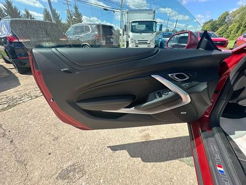 Used 2017 Chevrolet Camaro LT RWD image 25