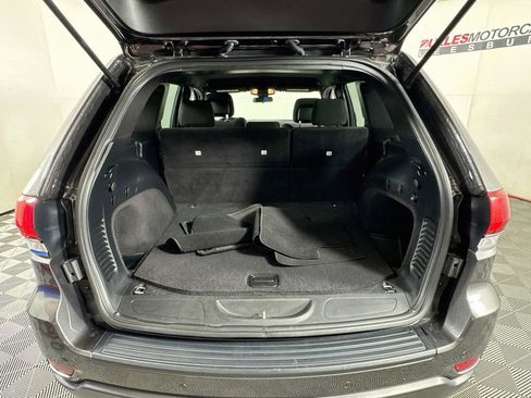 Used 2020 Jeep Grand Cherokee Laredo AWD/4WD image 24