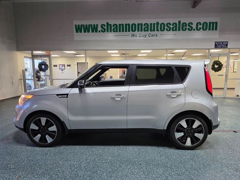 Used 2014 Kia Soul ! w/ Sun & Sound Package FWD image 11