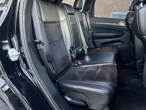 Used 2018 Jeep Grand Cherokee Altitude AWD/4WD image 12