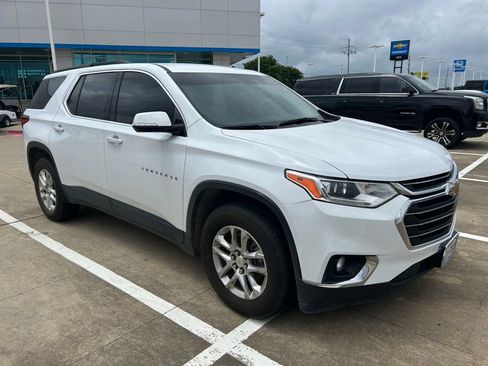 Used 2020 Chevrolet Traverse LT w/ LPO, Cargo Package FWD image 13