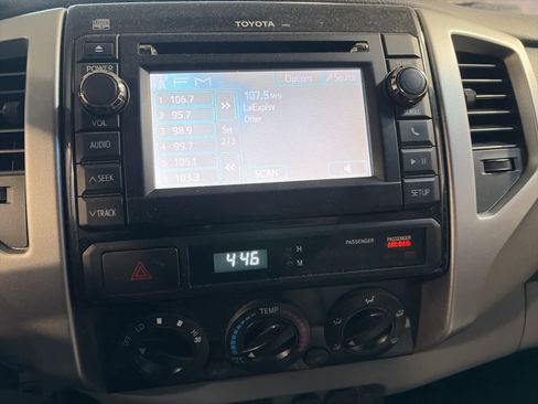 Used 2013 Toyota Tacoma PreRunner image 28