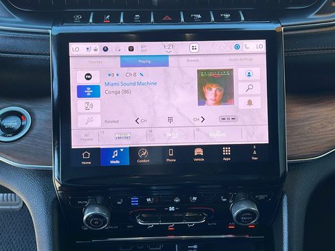 Used 2025 Jeep Grand Cherokee Summit w/ Adv Protech Group IV image 25