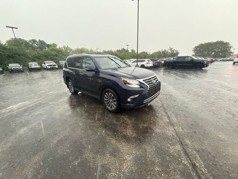 Used 2022 Lexus GX 460 Luxury w/ Accessory Package AWD/4WD image 3