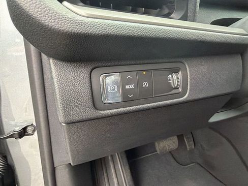 Certified 2026 Chevrolet Traverse LT image 24