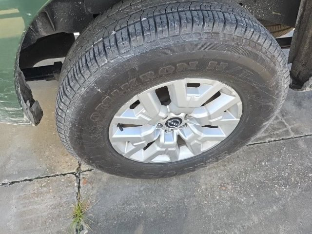 Used 2023 Nissan Frontier SV w/ SV Premium Package RWD image 3
