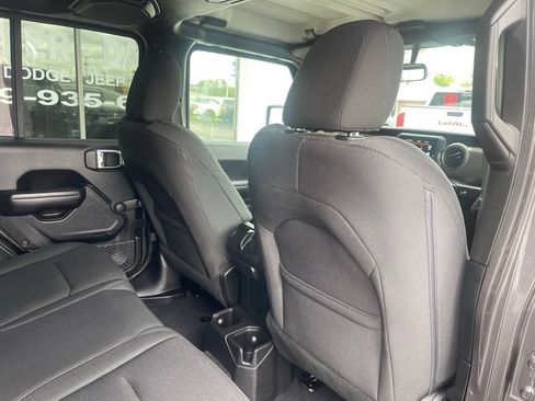 Used 2018 Jeep Wrangler Unlimited Sport AWD/4WD image 10