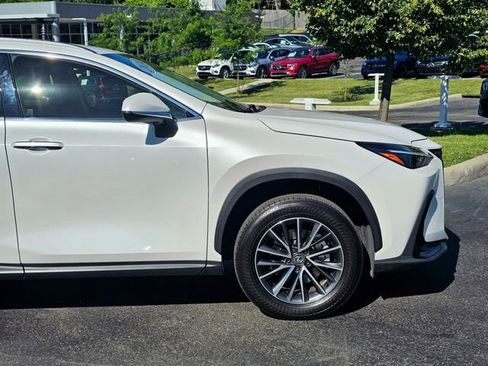 Used 2024 Lexus NX 250 FWD w/ Towing Package (2000 Lbs) image 6