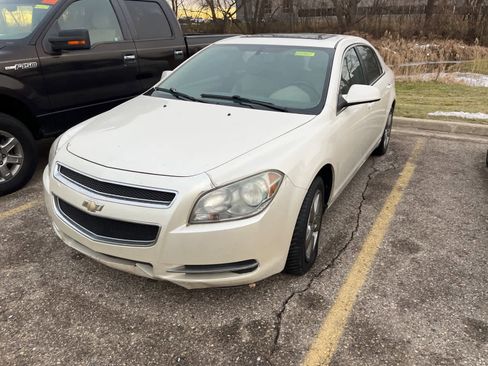 Used 2010 Chevrolet Malibu LT image 3