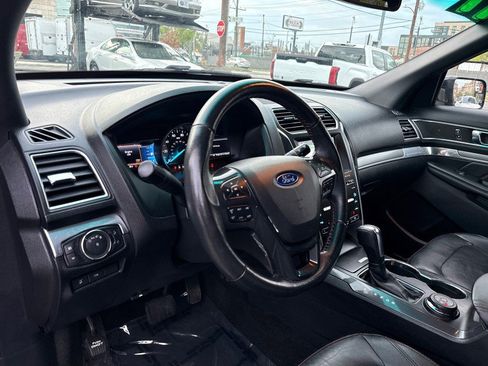 Used 2017 Ford Explorer Sport image 16