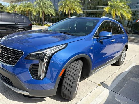 Used 2023 Cadillac XT4 Premium Luxury FWD image 4