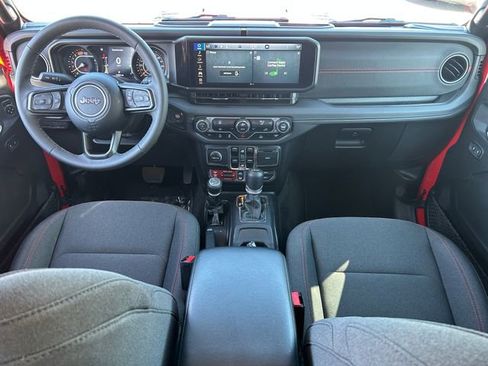 Used 2025 Jeep Wrangler Unlimited Rubicon AWD/4WD image 30