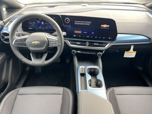 New 2026 Chevrolet Equinox EV LT image 2