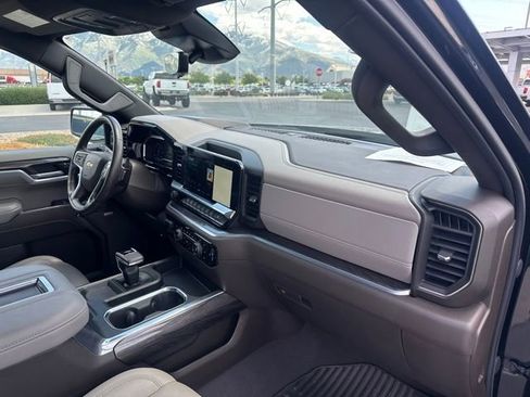 Certified 2022 Chevrolet Silverado 1500 LTZ w/ Technology Package AWD/4WD image 19