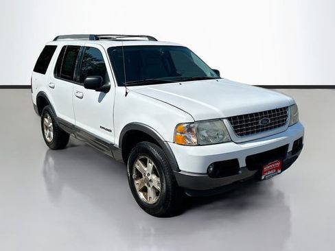 Used 2005 Ford Explorer XLT AWD/4WD image 3