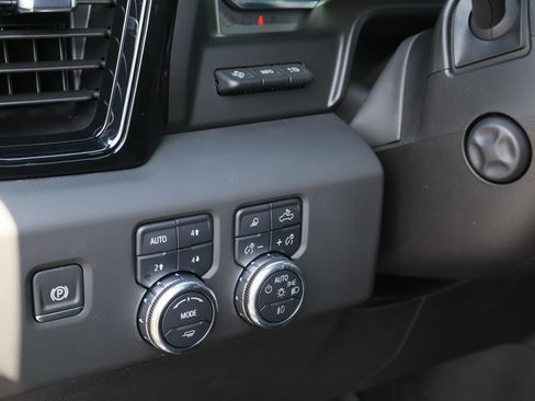 Certified 2025 GMC Sierra 1500 AT4 w/ AT4 Premium Package AWD/4WD image 13
