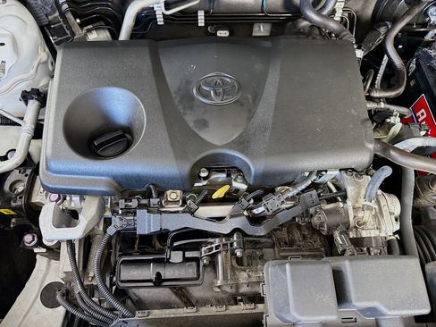 Used 2022 Toyota RAV4 XLE FWD image 39