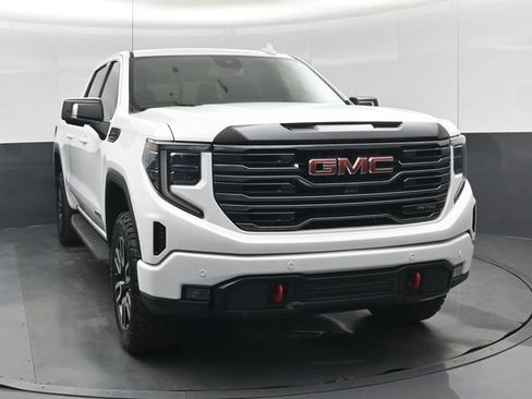 Used 2025 GMC Sierra 1500 AT4 w/ AT4 Premium Package AWD/4WD image 36