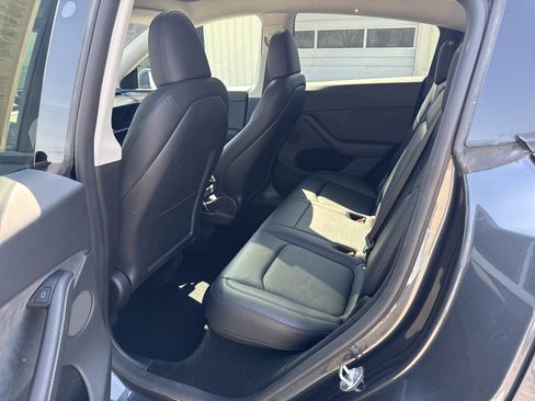 Used 2024 Tesla Model Y Long Range image 19