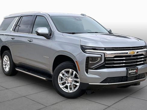 Used 2025 Chevrolet Tahoe LT image 2