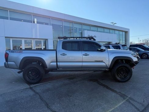 Used 2018 Toyota Tacoma TRD Off-Road image 7