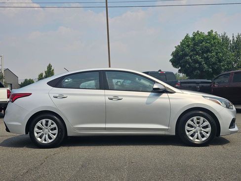Used 2020 Hyundai Accent SE FWD image 6