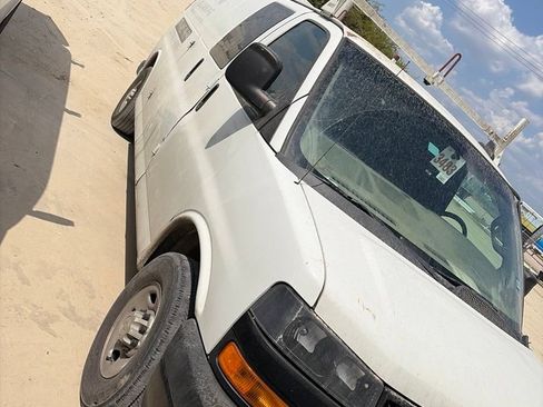Used 2022 Chevrolet Express 2500 Extended w/ Driver Convenience Package RWD image 4