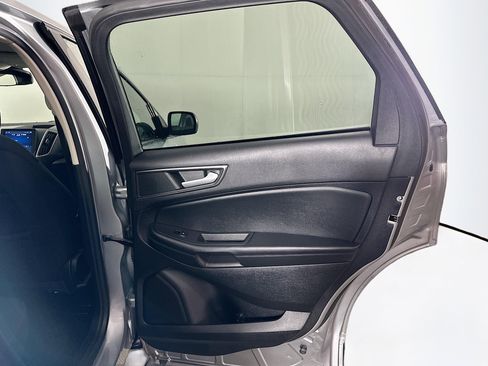 Used 2022 Ford Edge SE image 28