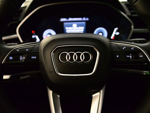 Certified 2025 Audi Q3 2.0T Premium Plus w/ Premium Plus Package image 31