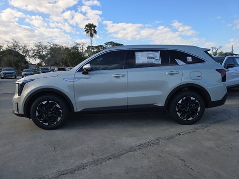 New 2026 Kia Sorento S image 5