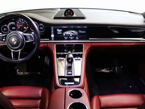 Used 2018 Porsche Panamera 4S image 24
