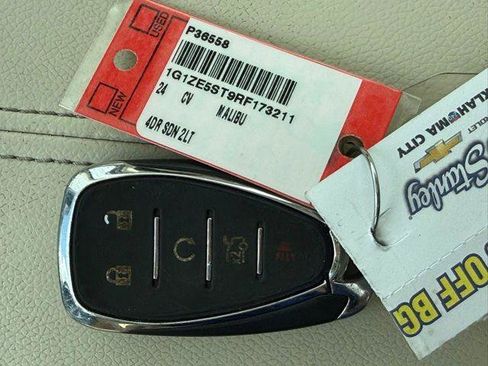 Used 2024 Chevrolet Malibu LT image 18