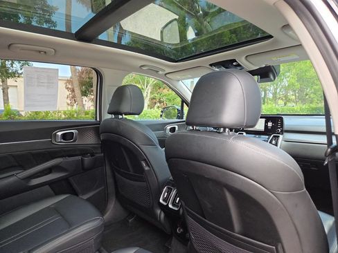 Used 2023 Kia Sorento SX FWD image 17