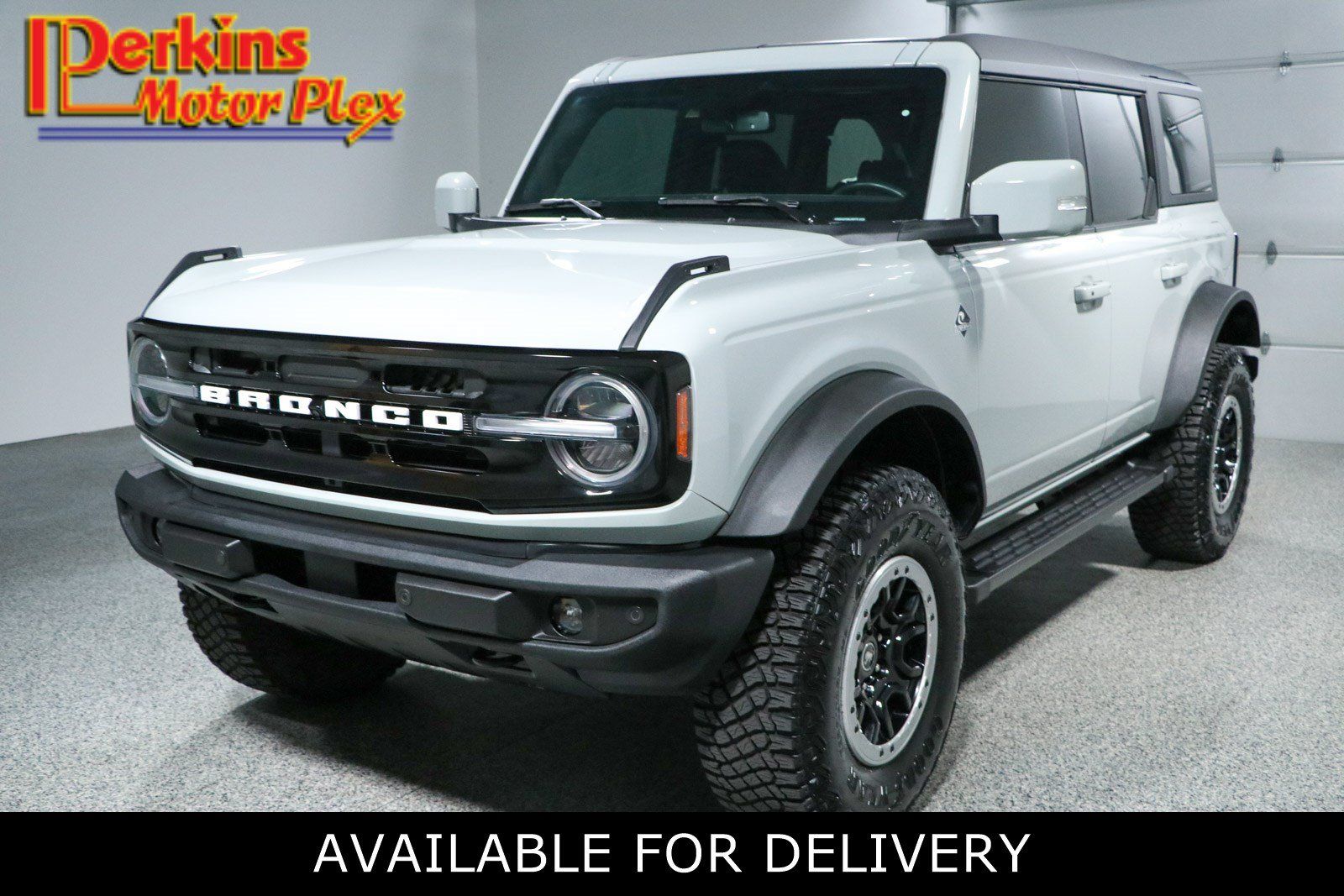 Used 2021 Ford Bronco Outer Banks w/ Sasquatch Package AWD/4WD image 1