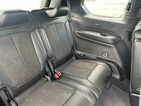 Used 2023 Jeep Grand Cherokee L Laredo AWD/4WD image 9