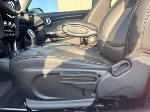 Used 2023 MINI Cooper 2-Door Hardtop FWD image 24