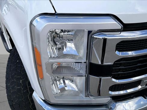 Used 2023 Ford F250 XLT AWD/4WD image 25