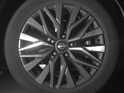 Used 2025 Nissan Altima 2.5 SV FWD image 13