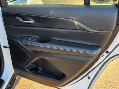 Certified 2025 Jeep Grand Cherokee L Altitude image 22