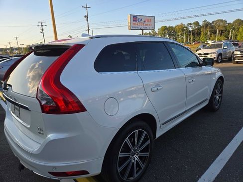 Used 2017 Volvo XC60 T6 Inscription w/ Climate Package image 6