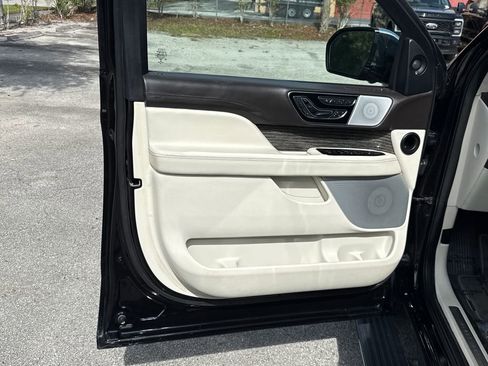 Used 2020 Lincoln Navigator L Black Label w/ Cargo Convenience Package AWD/4WD image 14