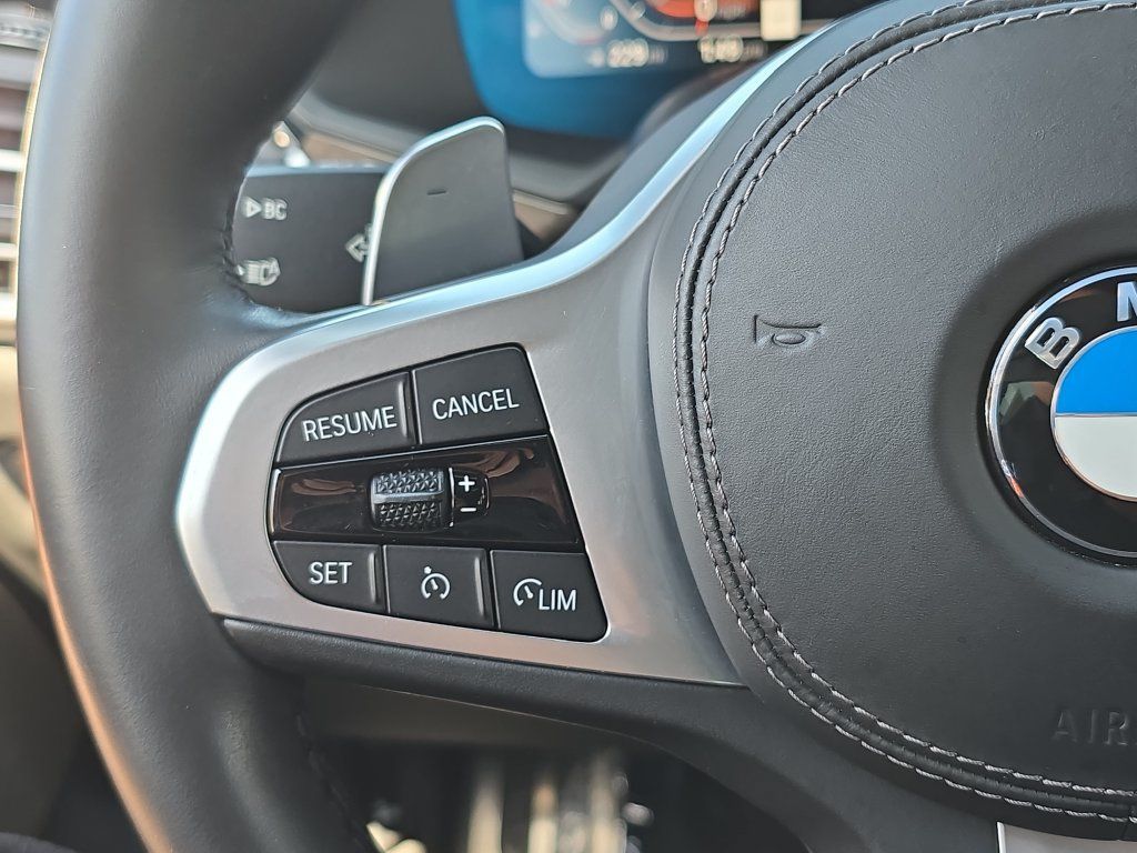 Used 2022 BMW X5 sDrive40i w/ M Sport Package RWD image 20