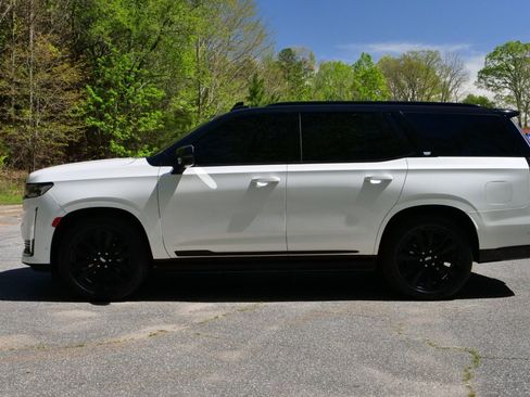 Used 2021 Cadillac Escalade Sport w/ Driver Assist Tech Package image 36