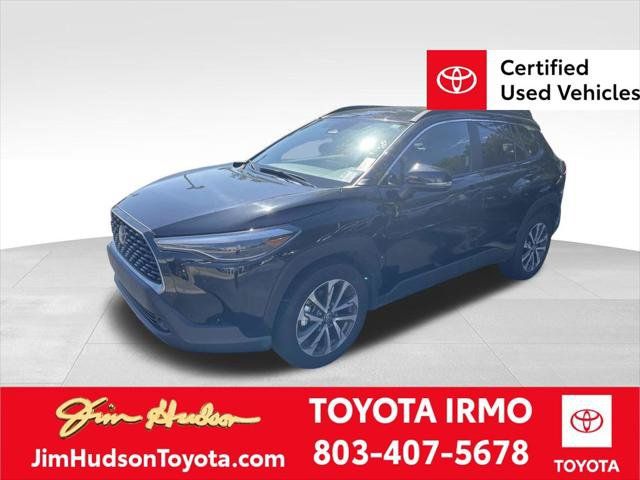 Certified 2025 Toyota Corolla Cross XLE FWD image 1