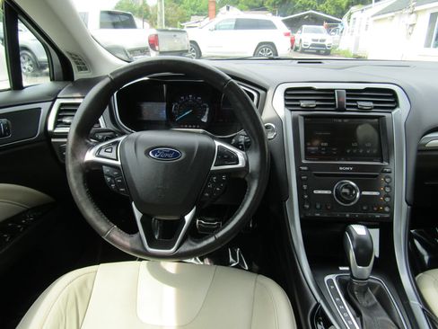 Used 2016 Ford Fusion Titanium AWD/4WD image 22
