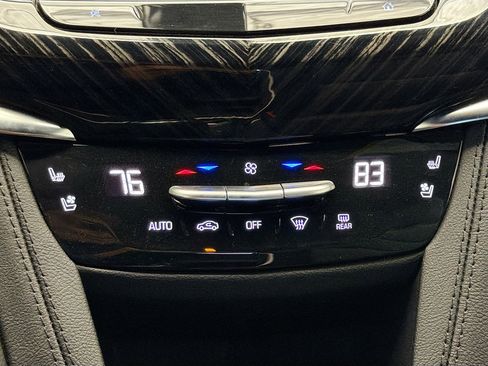 Used 2025 Cadillac XT6 Premium Luxury image 10
